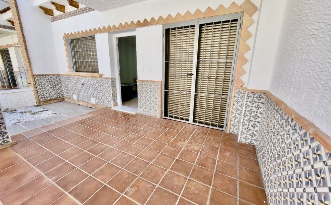 Resale - Town House -
San Miguel de Salinas - Inland