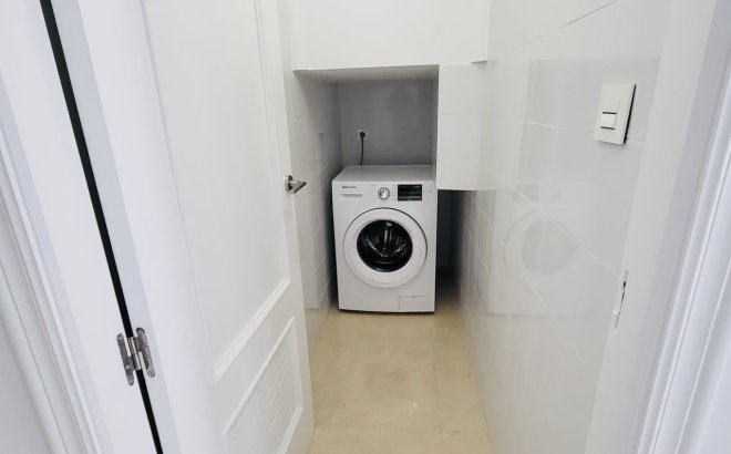 Resale - Town House -
San Miguel de Salinas - Inland