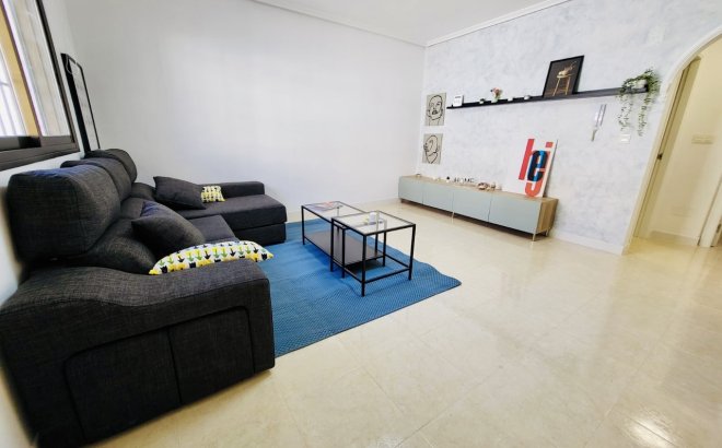 Resale - Town House -
San Miguel de Salinas - Inland