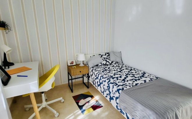 Resale - Town House -
San Miguel de Salinas - Inland