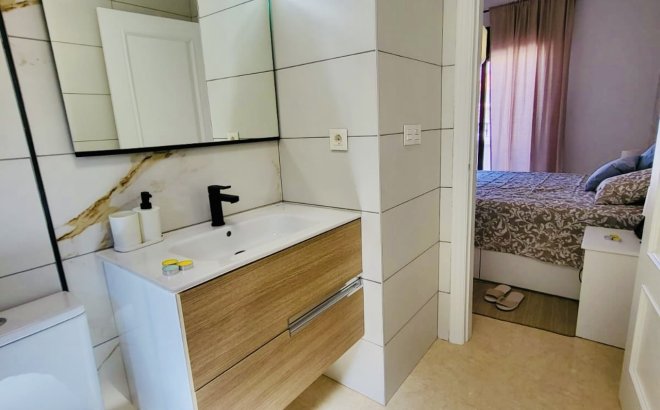 Resale - Town House -
San Miguel de Salinas - Inland