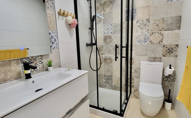 Resale - Town House -
San Miguel de Salinas - Inland