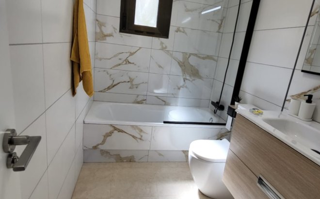 Resale - Town House -
San Miguel de Salinas - Inland