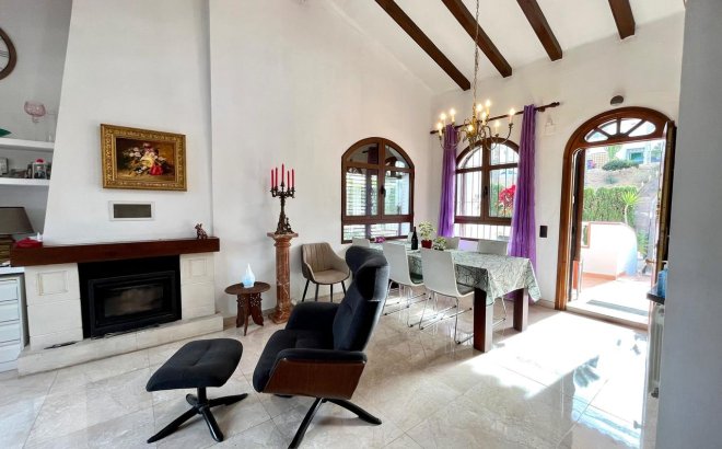 Resale - Villa -
Villamartin - Costa Blanca