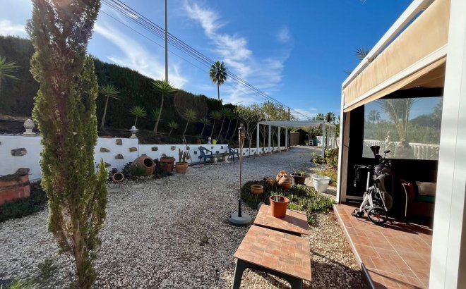 Resale - Villa -
Villamartin - Costa Blanca