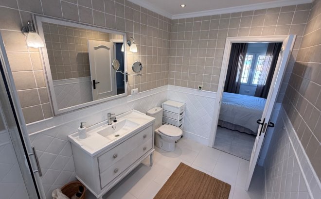 Resale - Villa -
Torrevieja - Costa Blanca