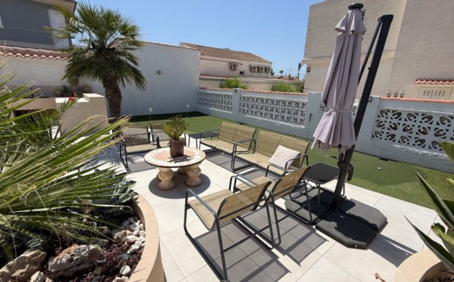 Resale - Villa -
Torrevieja - Costa Blanca