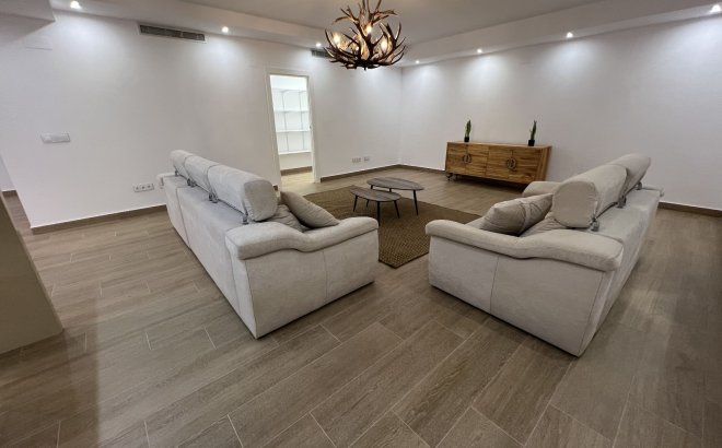 Herverkoop - Villa -
San Miguel de Salinas - Inland