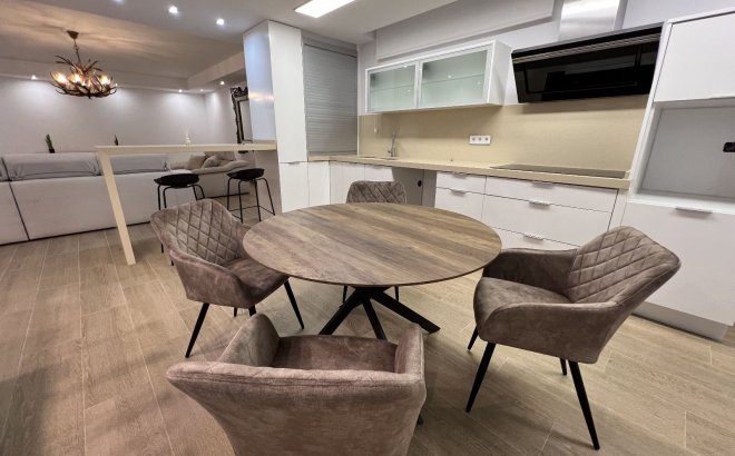 Herverkoop - Villa -
San Miguel de Salinas - Inland