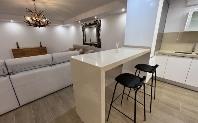 Herverkoop - Villa -
San Miguel de Salinas - Inland