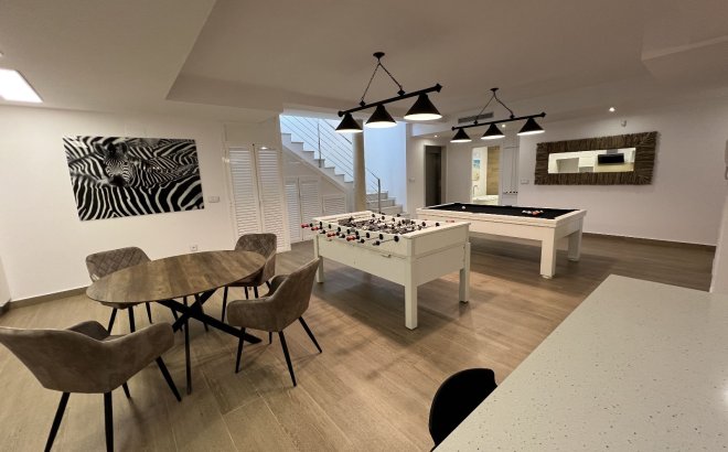 Herverkoop - Villa -
San Miguel de Salinas - Inland