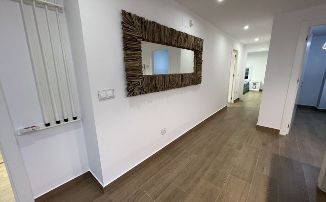 Herverkoop - Villa -
San Miguel de Salinas - Inland