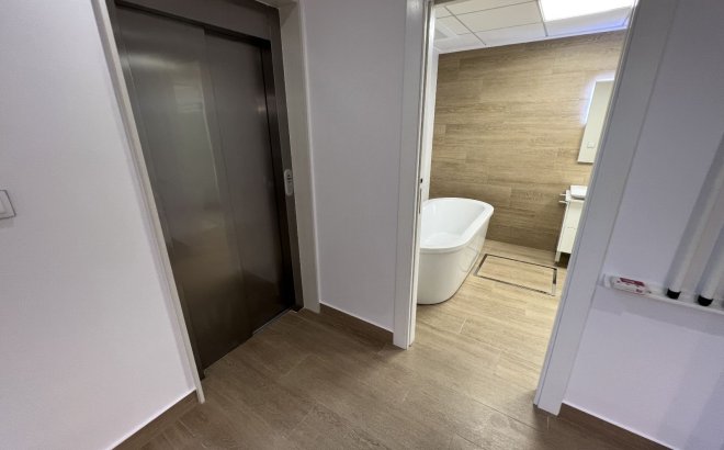 Herverkoop - Villa -
San Miguel de Salinas - Inland