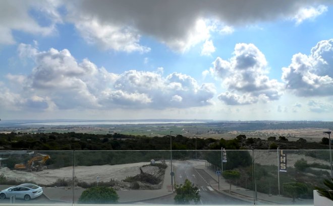 Herverkoop - Villa -
San Miguel de Salinas - Inland