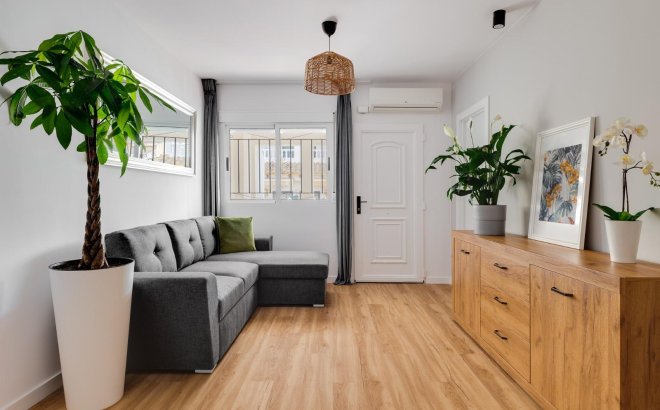 Resale - Town House -
Orihuela Costa - Los Balcones