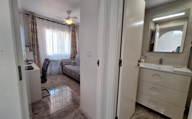 Resale - Apartment -
Orihuela Costa - La Zenia