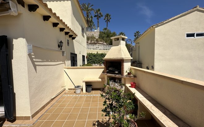 Resale - Villa -
Villamartin - Costa Blanca