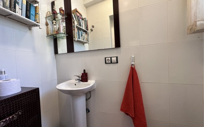 Resale - Villa -
Villamartin - Costa Blanca