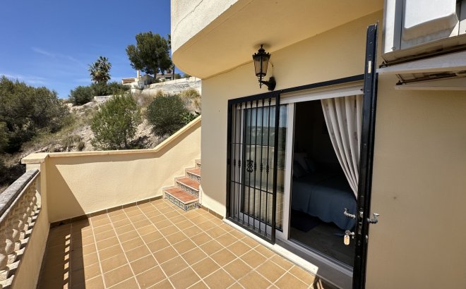 Resale - Villa -
Villamartin - Costa Blanca