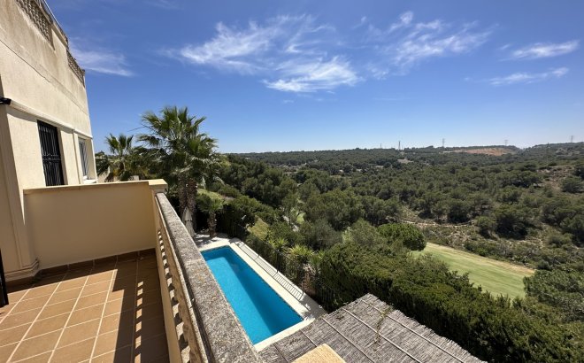 Resale - Villa -
Villamartin - Costa Blanca