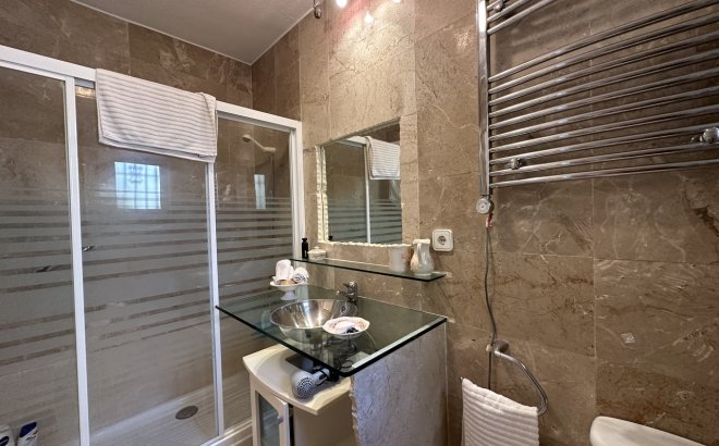 Resale - Villa -
Villamartin - Costa Blanca