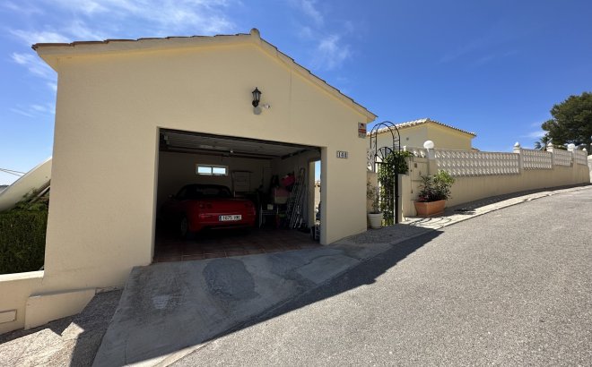 Resale - Villa -
Villamartin - Costa Blanca