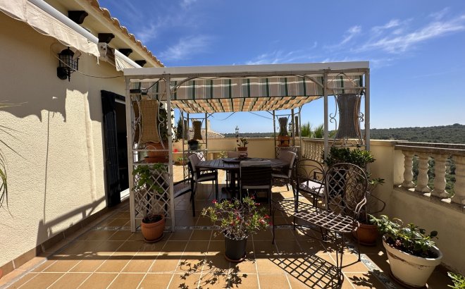 Resale - Villa -
Las Ramblas Golf - Inland