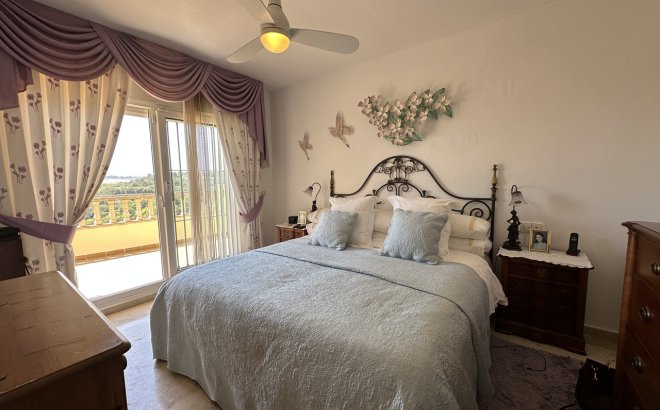 Resale - Villa -
Las Ramblas Golf - Inland