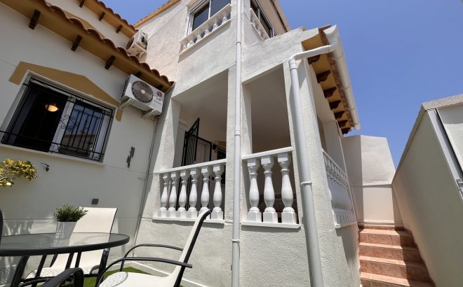 Resale - Town House -
Playa Flamenca - Costa Blanca