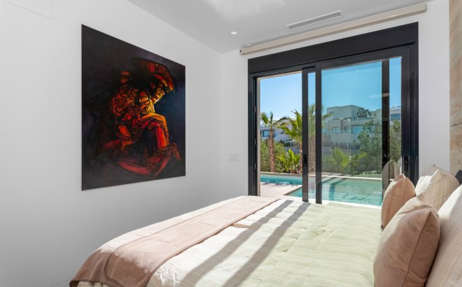 Resale - Villa -
Dehesa de Campoamor - Costa Blanca