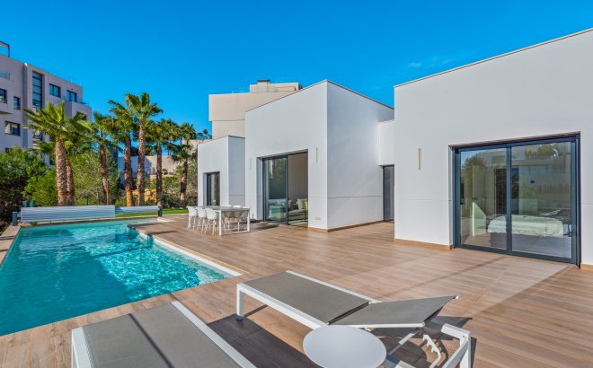 Resale - Villa -
Dehesa de Campoamor - Costa Blanca