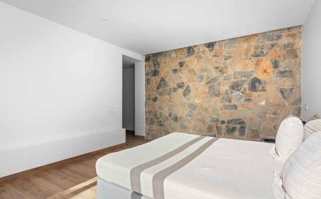 Resale - Villa -
Dehesa de Campoamor - Costa Blanca