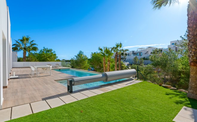 Resale - Villa -
Dehesa de Campoamor - Costa Blanca