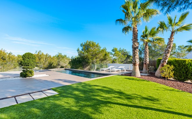 Resale - Villa -
Dehesa de Campoamor - Costa Blanca