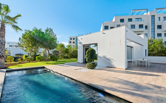 Resale - Villa -
Dehesa de Campoamor - Costa Blanca