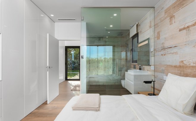 Resale - Villa -
Dehesa de Campoamor - Costa Blanca