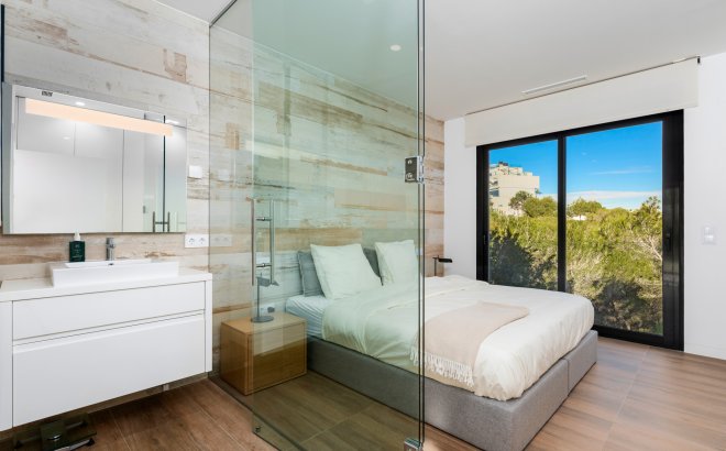 Resale - Villa -
Dehesa de Campoamor - Costa Blanca