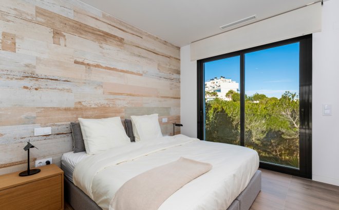 Resale - Villa -
Dehesa de Campoamor - Costa Blanca