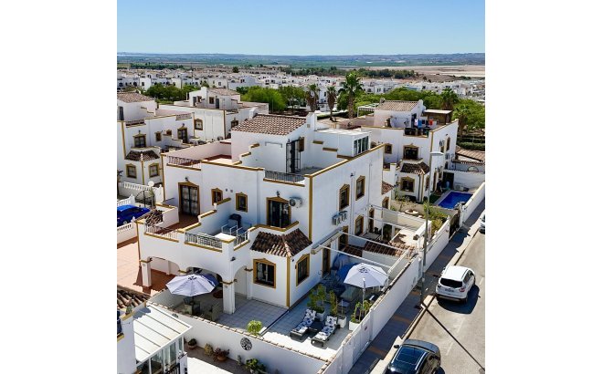 Herverkoop - Town House -
Los Montesinos - Costa Blanca