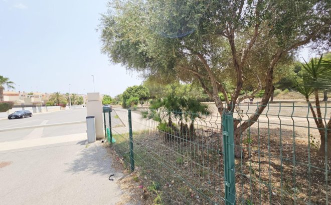 Resale - Villa -
Orihuela Costa - La Regia