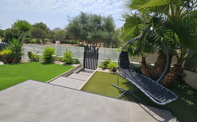 Resale - Villa -
Orihuela Costa - La Regia