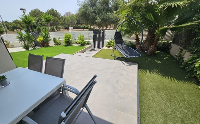 Resale - Villa -
Orihuela Costa - La Regia