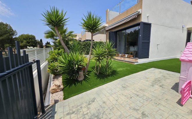 Resale - Villa -
Orihuela Costa - La Regia