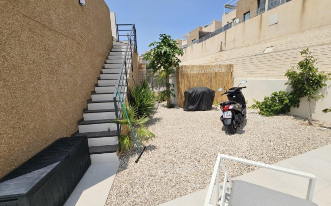 Resale - Villa -
Orihuela Costa - La Regia