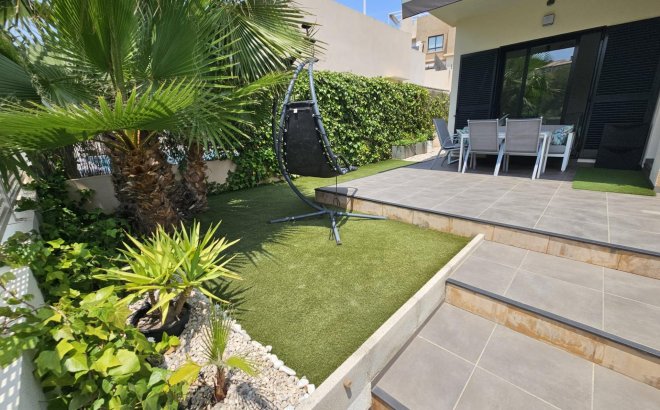 Resale - Villa -
Orihuela Costa - La Regia