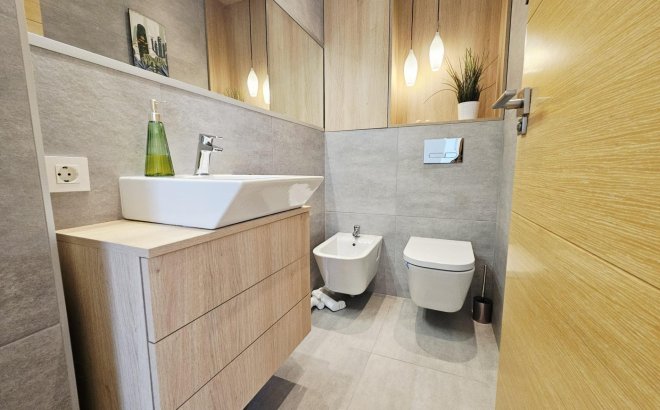 Resale - Villa -
Orihuela Costa - La Regia