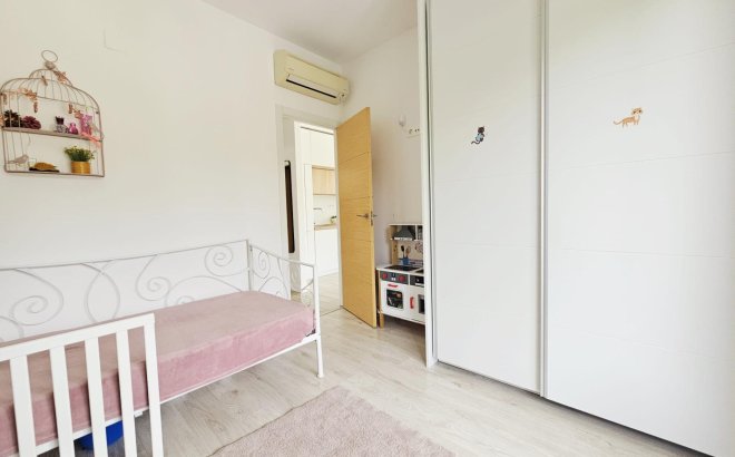 Resale - Villa -
Orihuela Costa - La Regia