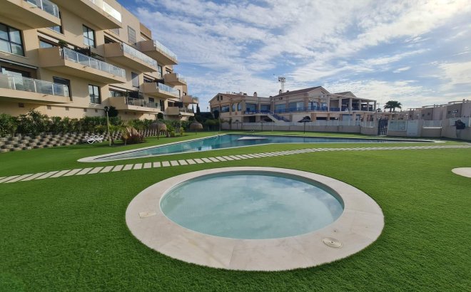 Resale - Villa -
Orihuela Costa - La Regia