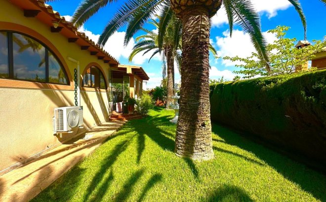 Resale - Villa -
Cabo Roig - Costa Blanca