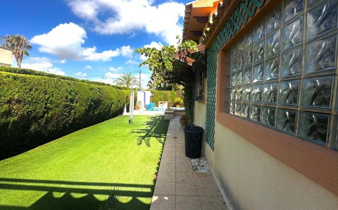 Resale - Villa -
Cabo Roig - Costa Blanca